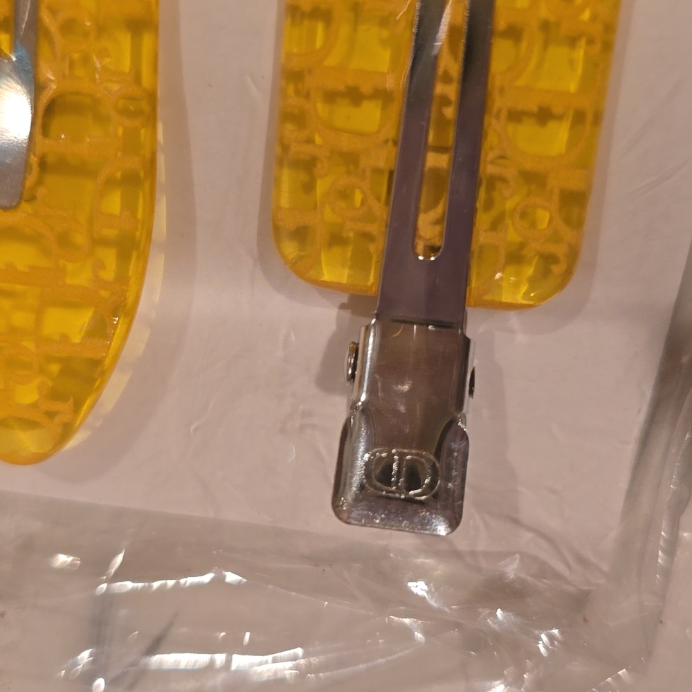 Dior Backstage Hairpin/Clip - Picture 3 of 5